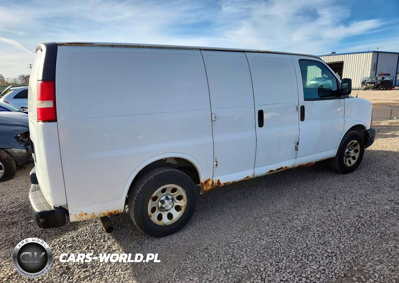 2010 Chevrolet Express G1500 VIN:1GCUGADX1A1182054 - 3
