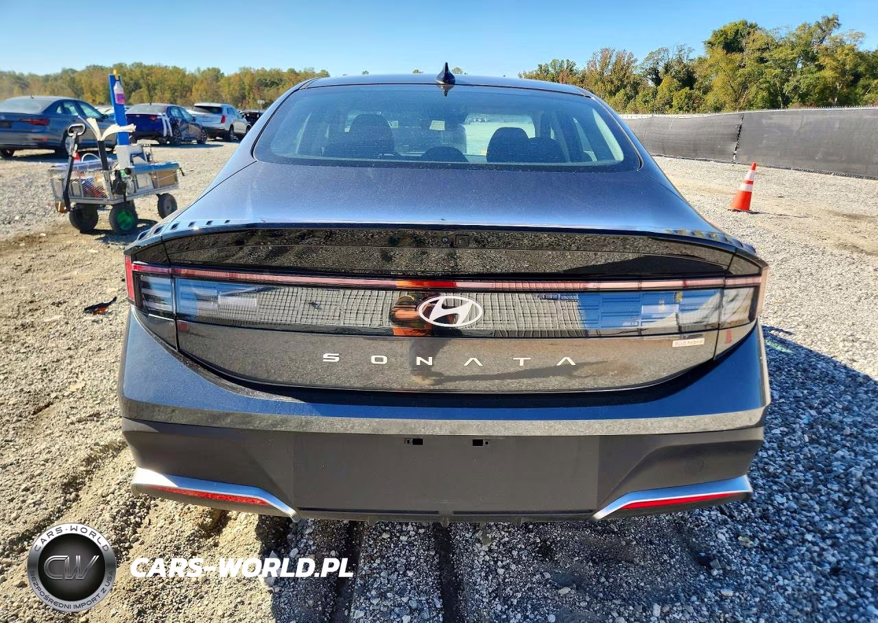 2026 Hyundai Sonata Hybrid Blue VIN:KMHL24JJ6TA164062 - 6
