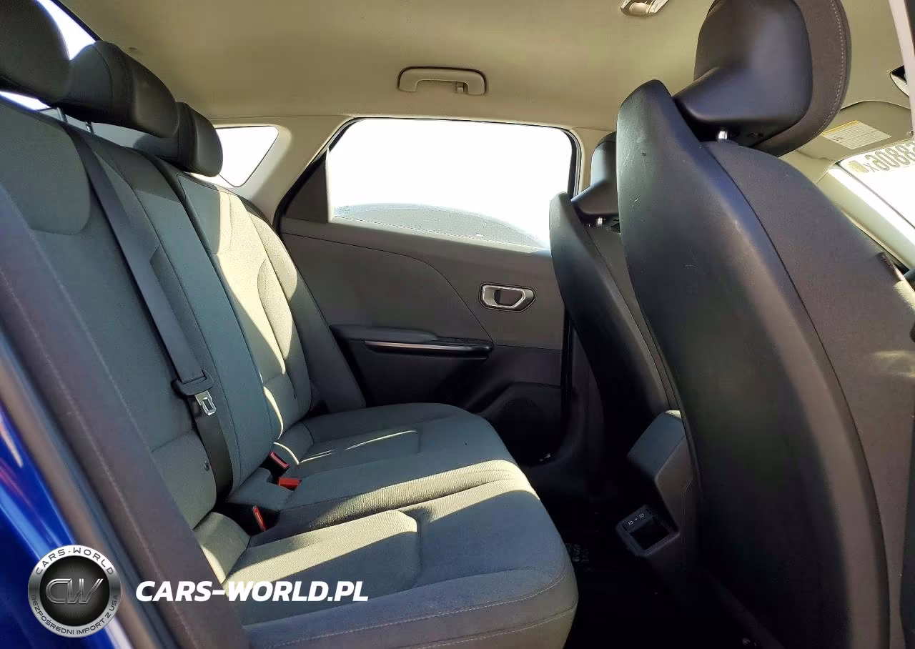 2025 Kia K4 Lxs VIN:3KPFT4DE0SE045724 - 10