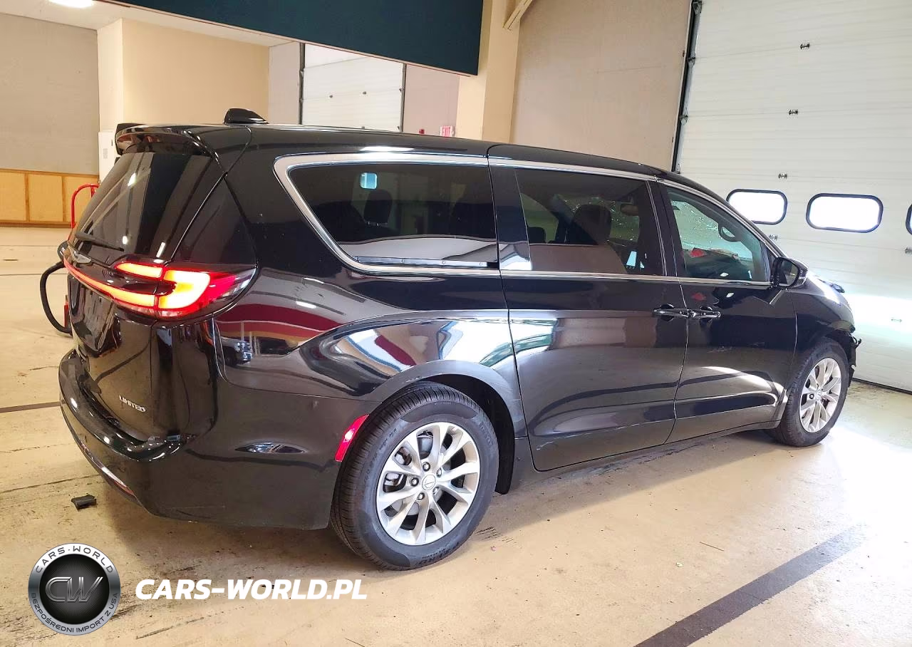 2026 Chrysler Pacifica Limited VIN:2C4RC1GG2TR250048 - 3