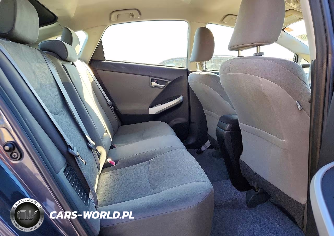 2014 Toyota Prius Three VIN:JTDKN3DU1E1764319 - 10