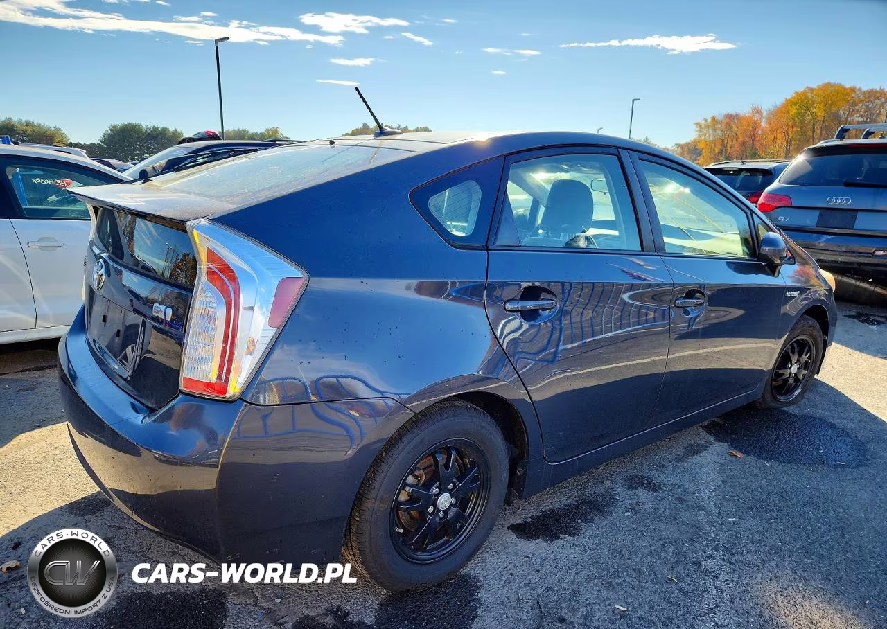 2014 Toyota Prius Three VIN:JTDKN3DU1E1764319 - 3