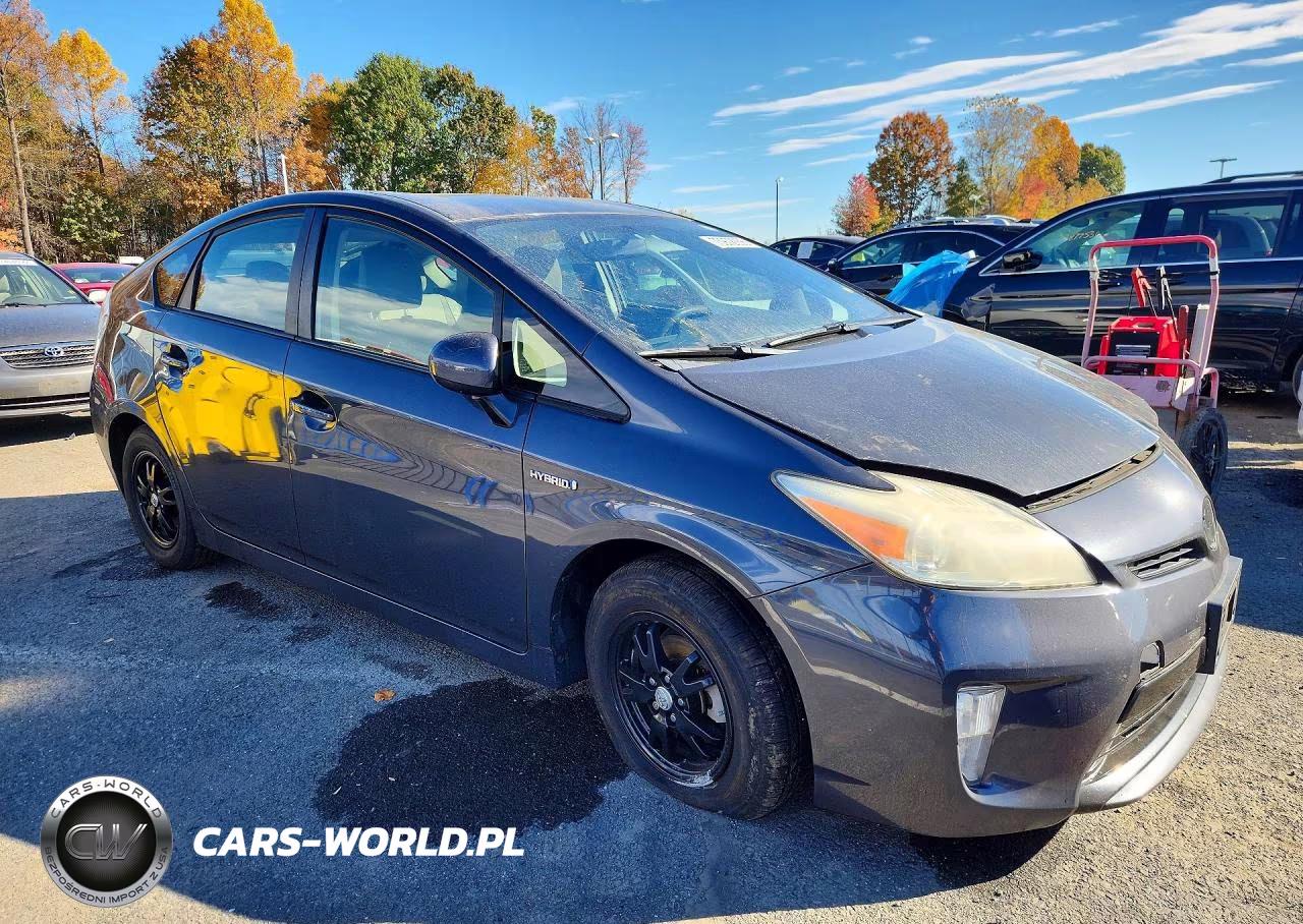 2014 Toyota Prius Three VIN:JTDKN3DU1E1764319 - 4