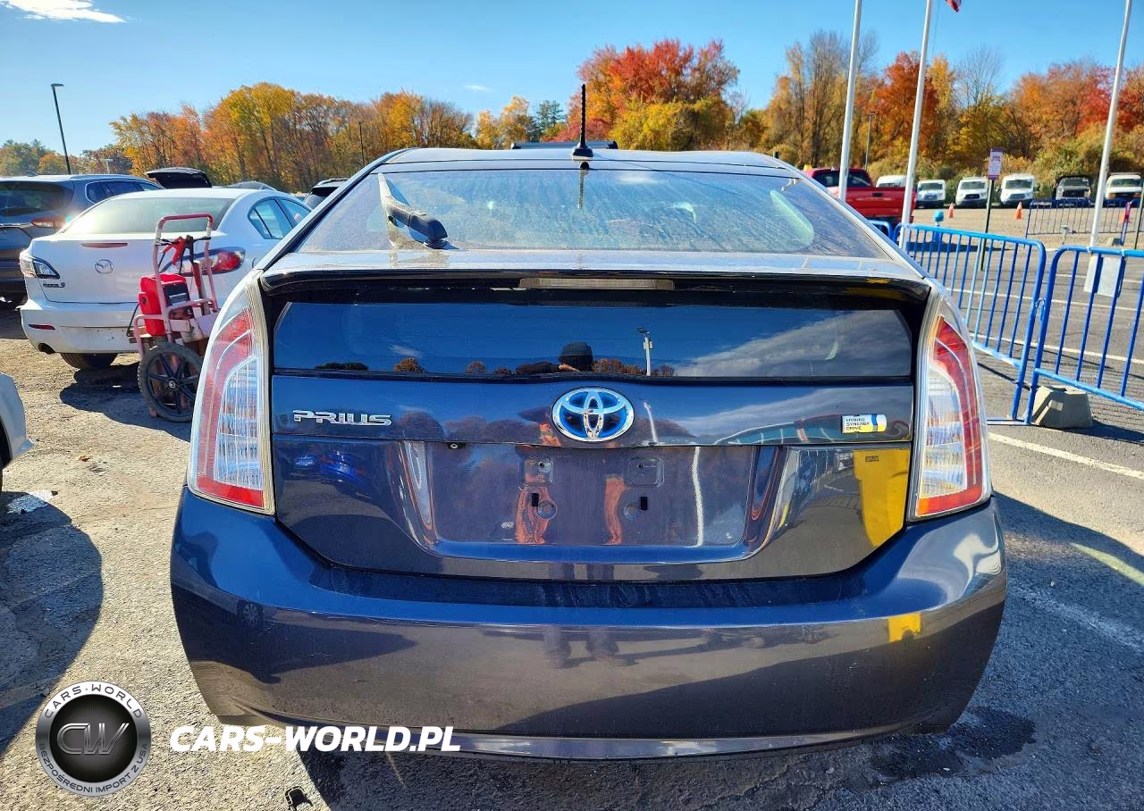2014 Toyota Prius Three VIN:JTDKN3DU1E1764319 - 6