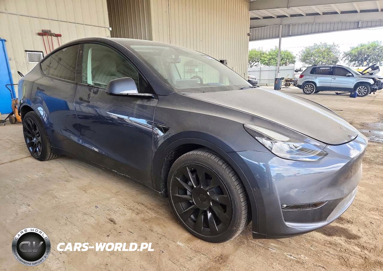 2022 Tesla Model Y VIN:7SAYGDEE0NF455128 - 4