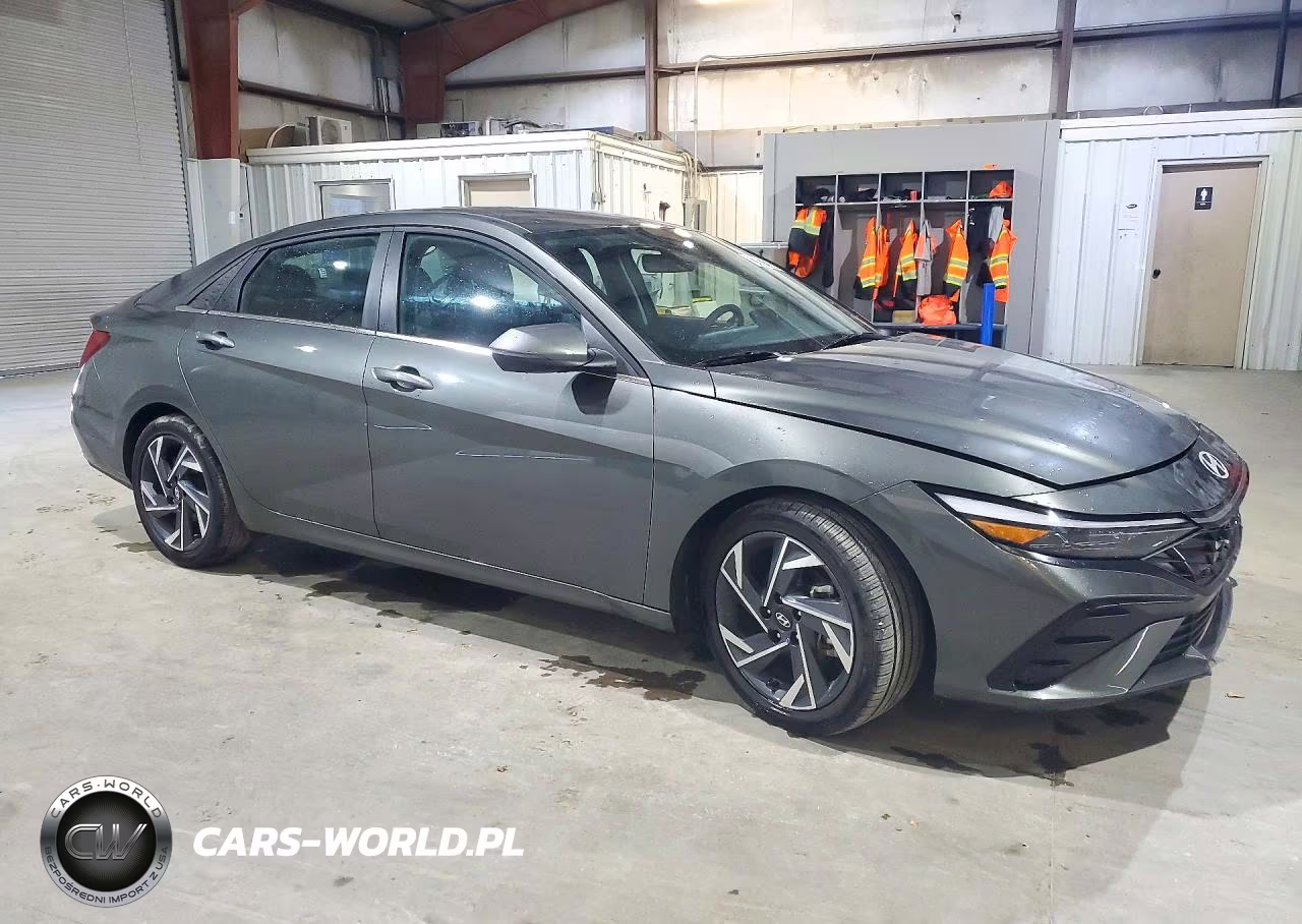 2025 Hyundai Elantra Limited VIN:KMHLP4DG1SU058696 - 4