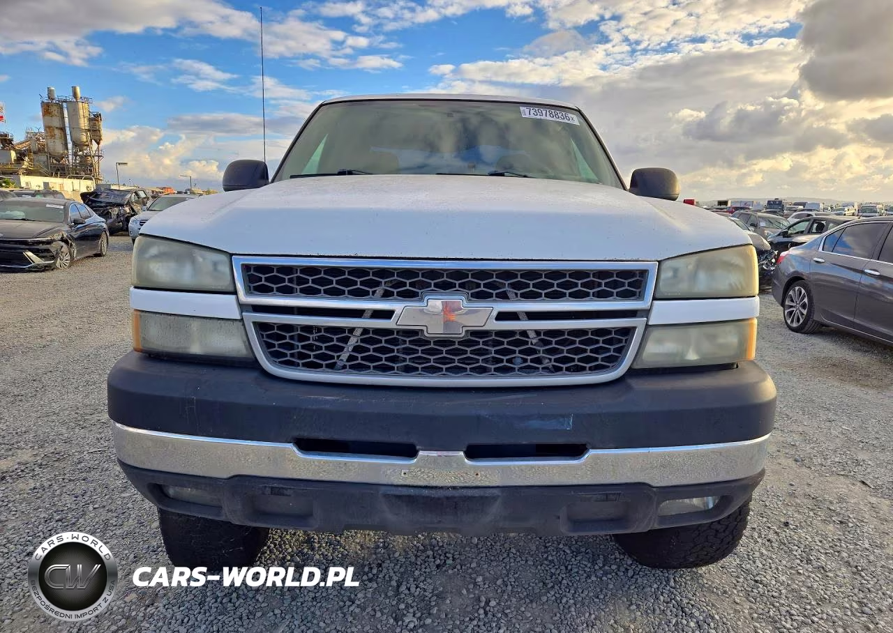 2005 Chevrolet Silverado C2500 Heavy Duty VIN:1GCHC23U25F800128 - 5