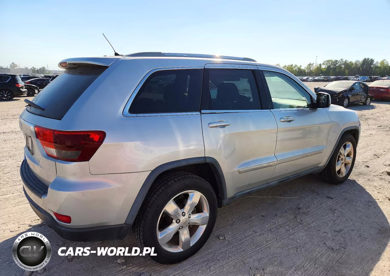 2012 Jeep Grand Cherokee Laredo VIN:1C4RJEAG6CC119462 - 3
