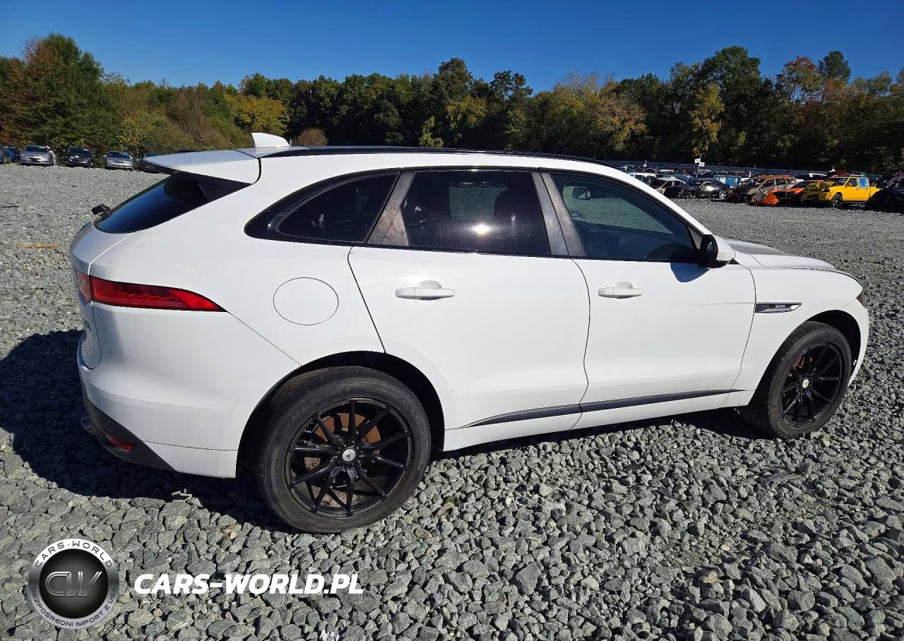 2017 Jaguar F-Pace R - Sport VIN:SADCL2BVXHA079678 - 3