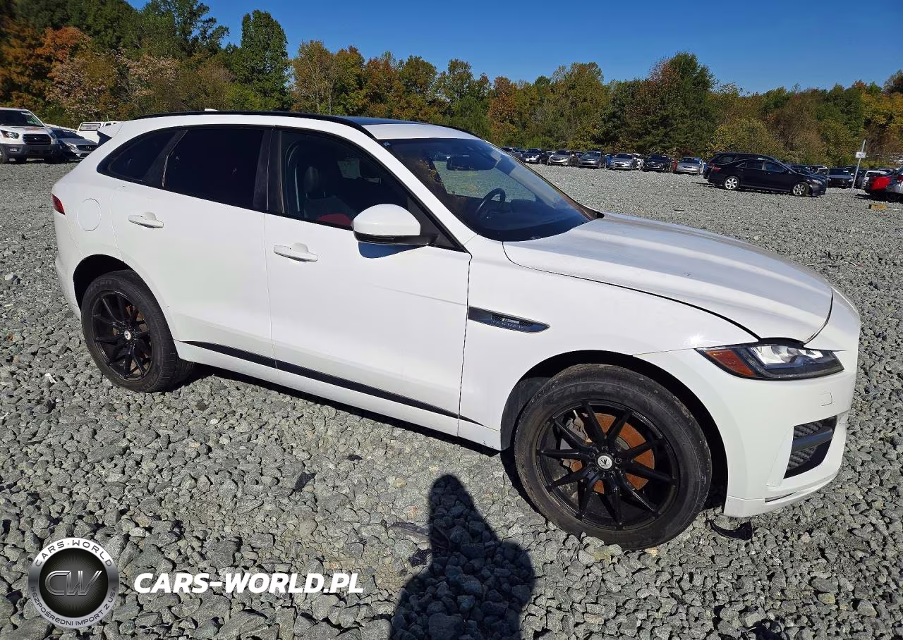 2017 Jaguar F-Pace R - Sport VIN:SADCL2BVXHA079678 - 4