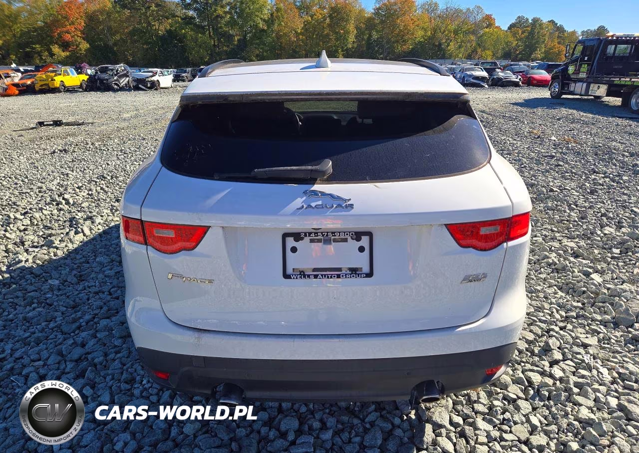 2017 Jaguar F-Pace R - Sport VIN:SADCL2BVXHA079678 - 6
