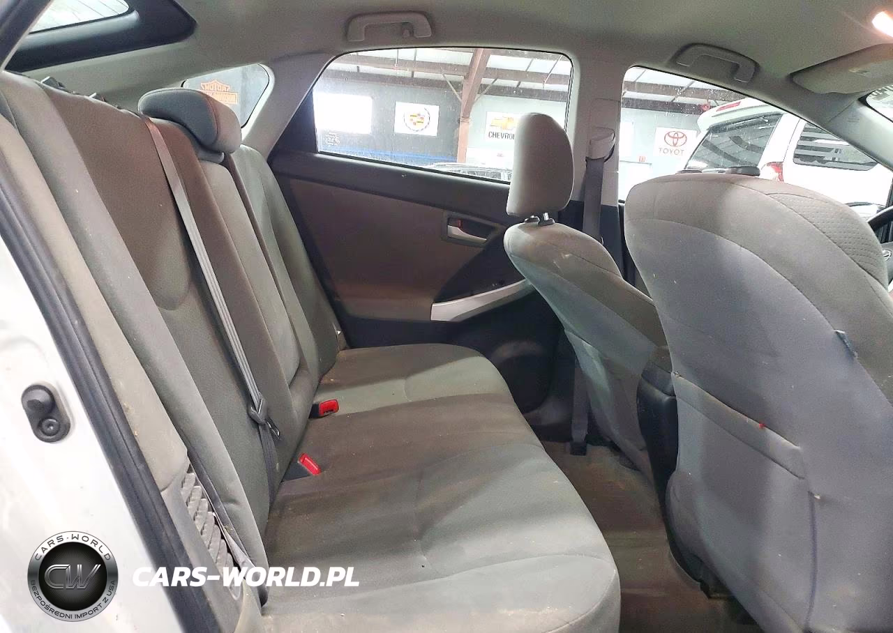 2013 Toyota Prius Two VIN:JTDKN3DU1D5598262 - 10