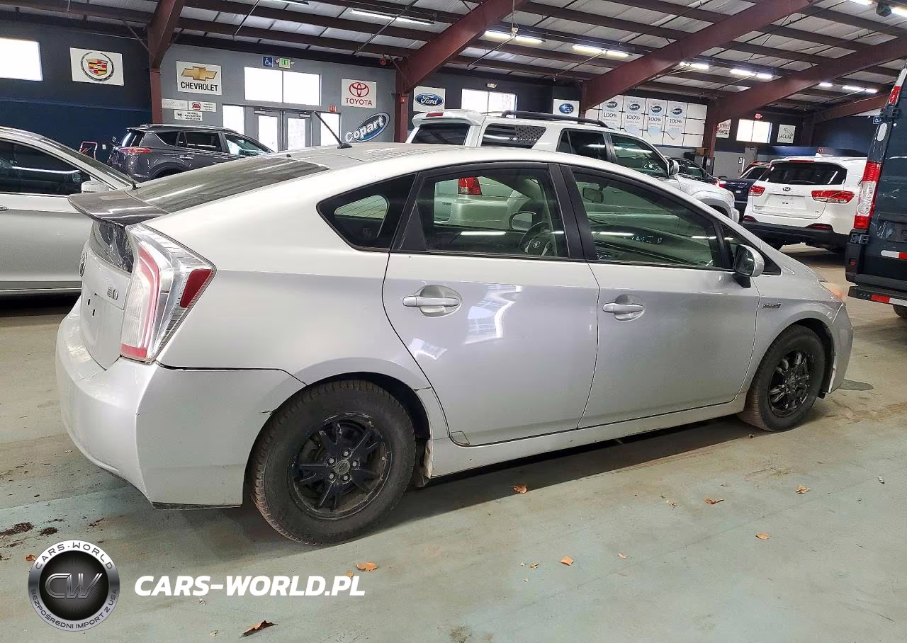 2013 Toyota Prius Two VIN:JTDKN3DU1D5598262 - 3