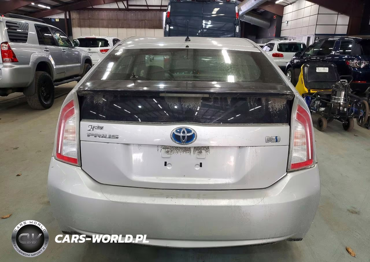 2013 Toyota Prius Two VIN:JTDKN3DU1D5598262 - 6