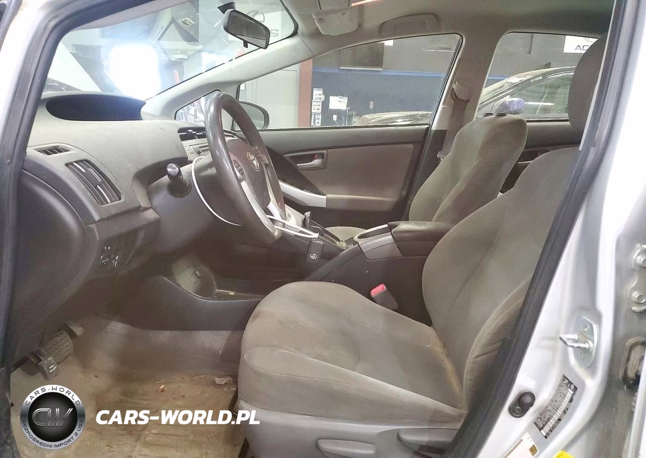 2013 Toyota Prius Two VIN:JTDKN3DU1D5598262 - 7