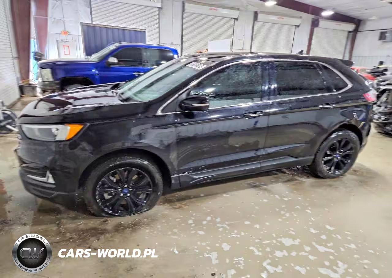 2022 Ford Edge Titanium