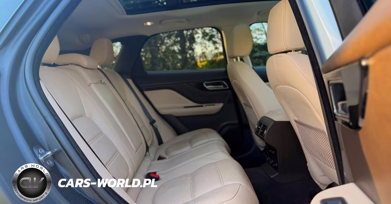 2018 Jaguar F-Pace Prestige VIN:SADCK2EV3JA271285 - 6