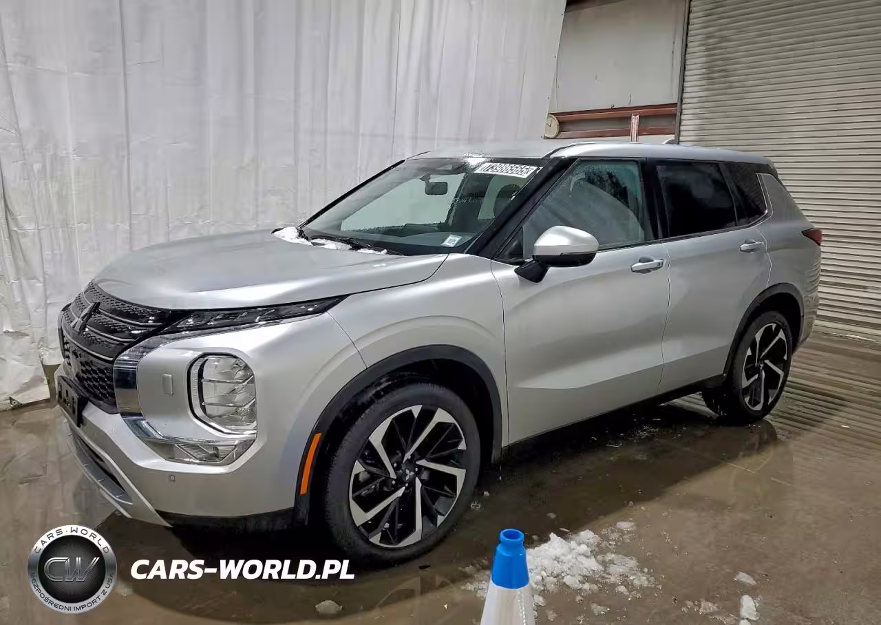 2024 Mitsubishi Outlander Se