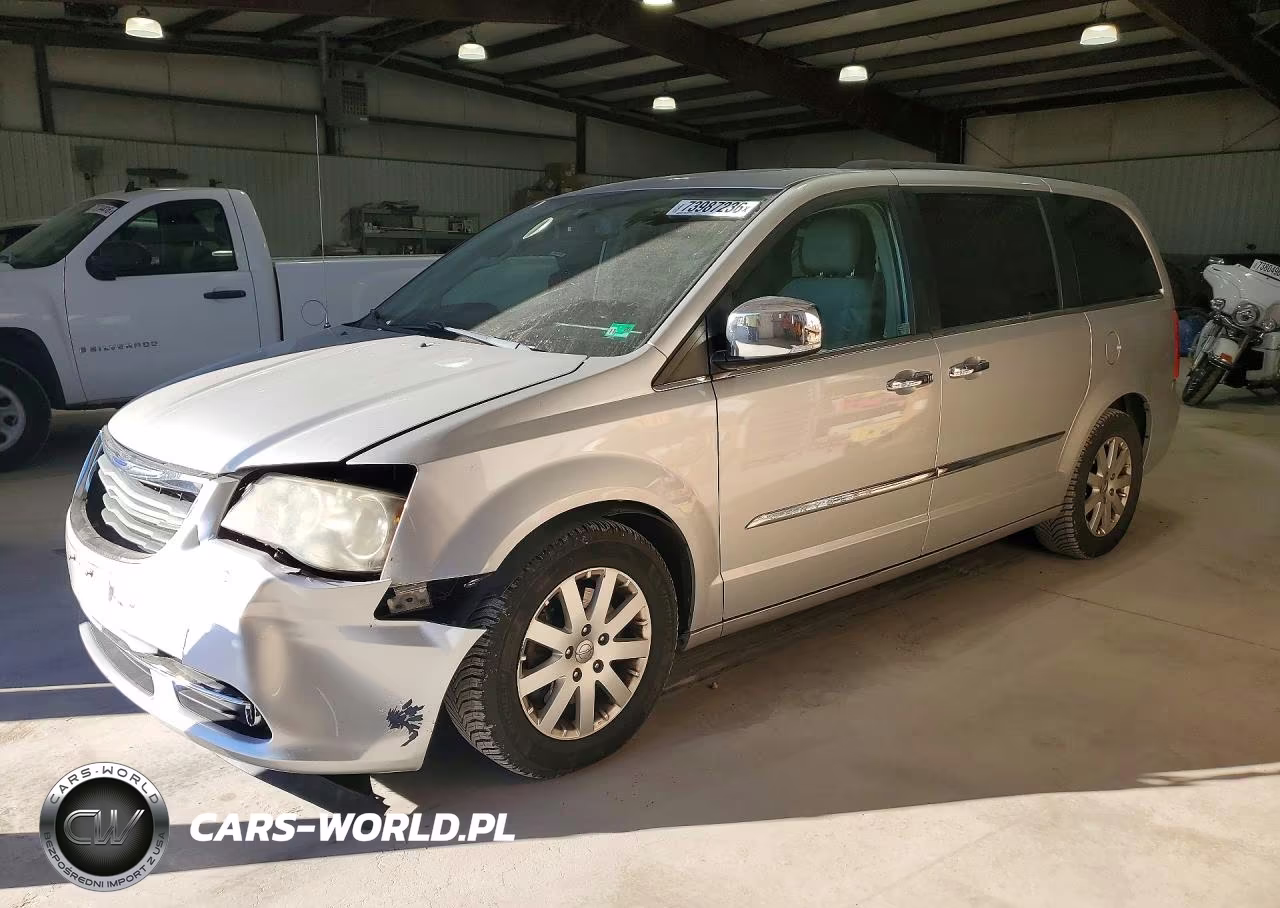 2012 Chrysler Town & Country Touring L