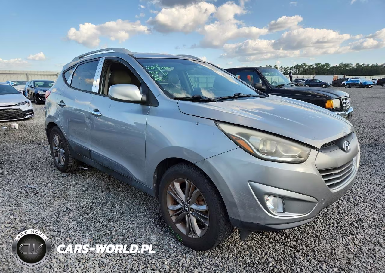 2015 Hyundai Tucson Se VIN:KM8JU3AG1FU118562 - 4