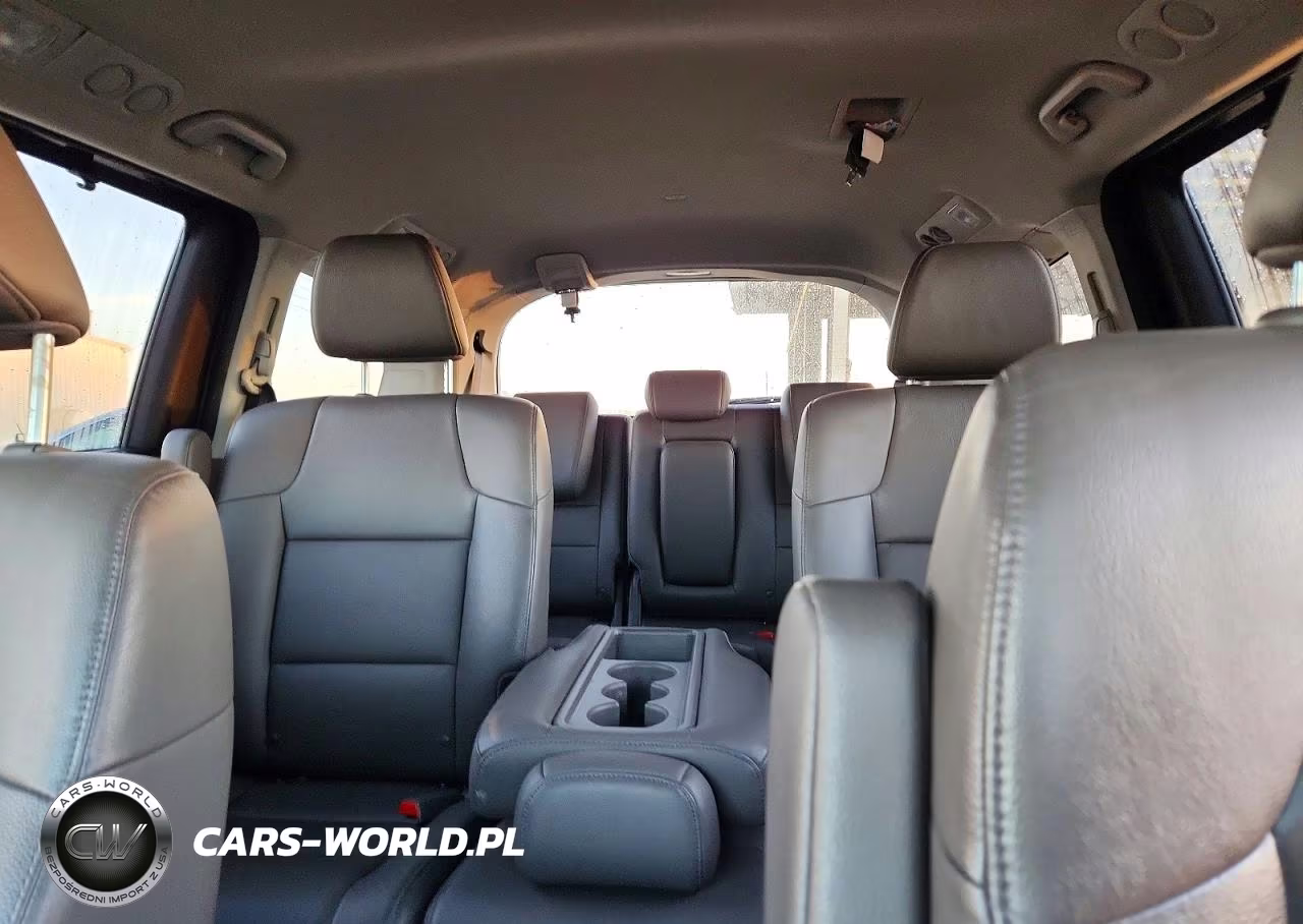 2016 Honda Odyssey Touring VIN:5FNRL5H99GB159349 - 10