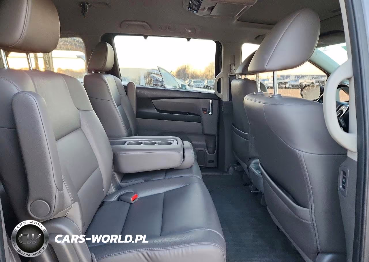 2016 Honda Odyssey Touring VIN:5FNRL5H99GB159349 - 11