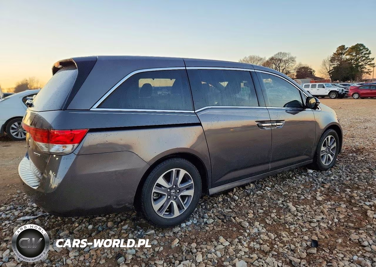 2016 Honda Odyssey Touring VIN:5FNRL5H99GB159349 - 3