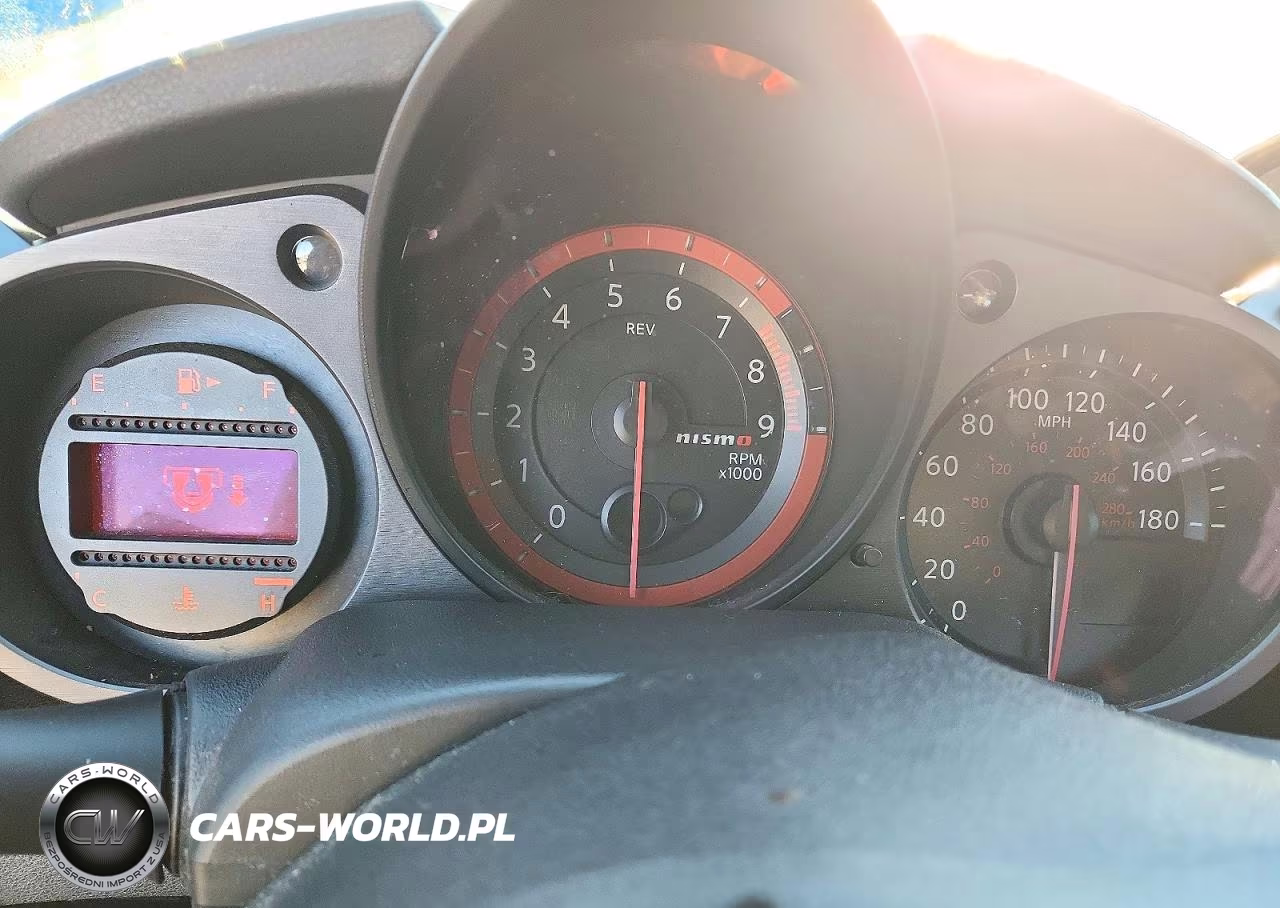 2015 Nissan 370Z Nismo Tech VIN:JN1AZ4EH5FM443636 - 9