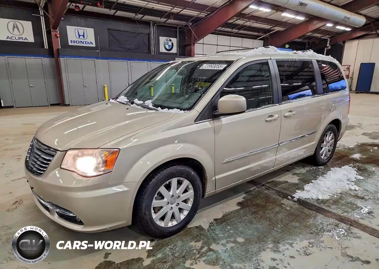 2013 Chrysler Town & Country Touring