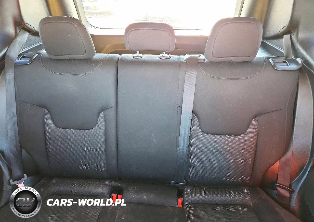 2017 Jeep Renegade Latitude VIN:ZACCJBBB8HPG41620 - 10