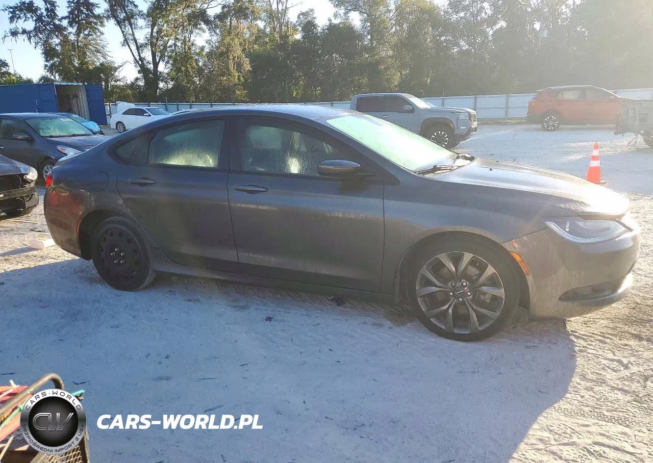 2015 Chrysler 200 S VIN:1C3CCCBGXFN667190 - 4