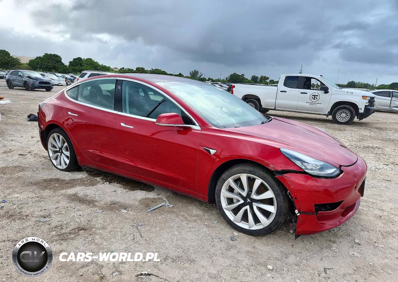 2018 Tesla Model 3 VIN:5YJ3E1EB5JF146136 - 4