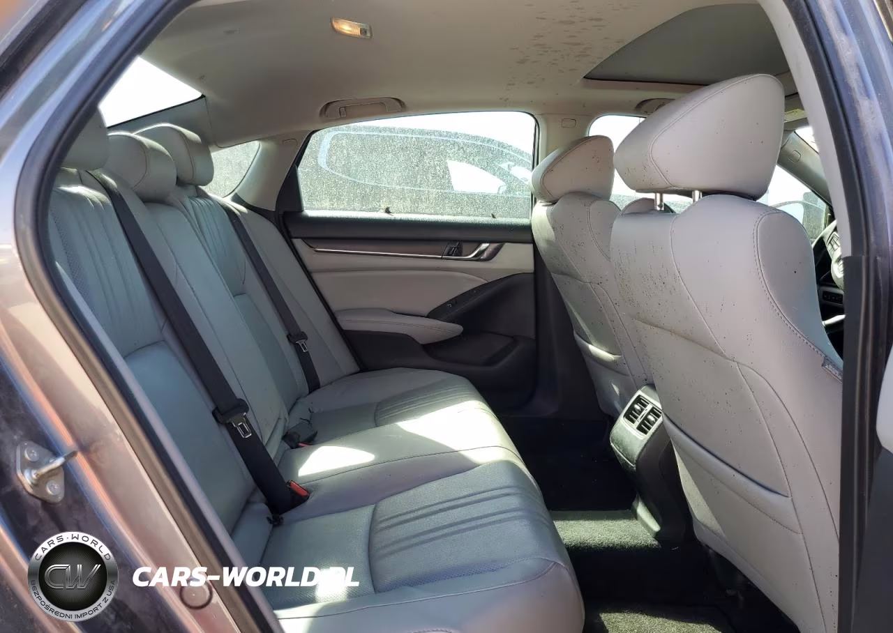 2018 Honda Accord Touring VIN:1HGCV2F92JA028895 - 10