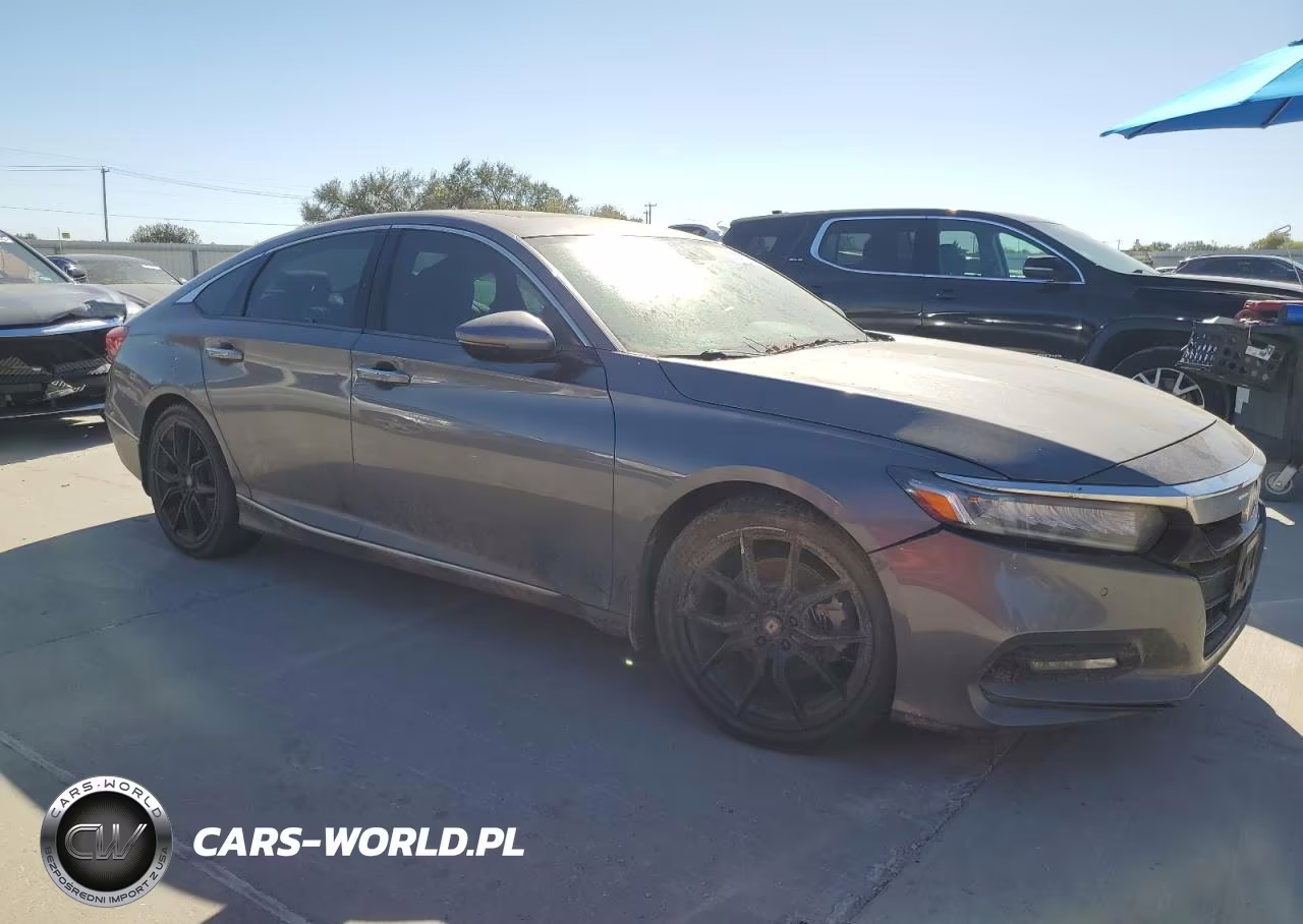 2018 Honda Accord Touring VIN:1HGCV2F92JA028895 - 4