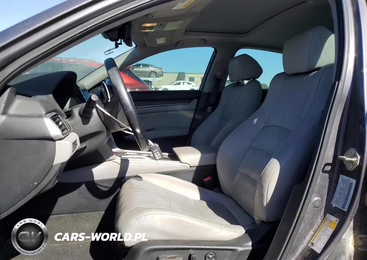 2018 Honda Accord Touring VIN:1HGCV2F92JA028895 - 7