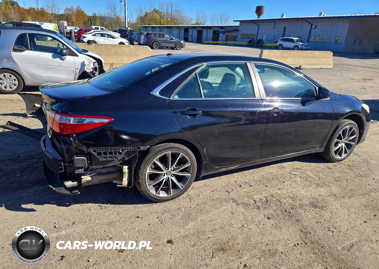 2015 Toyota Camry Xse VIN:4T1BF1FK2FU937970 - 4