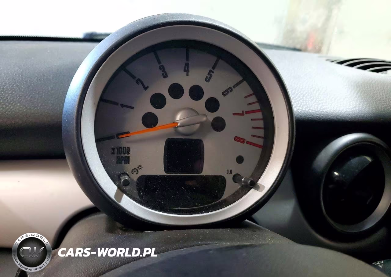 2007 Mini Cooper VIN:WMWMF33537TL78246 - 9