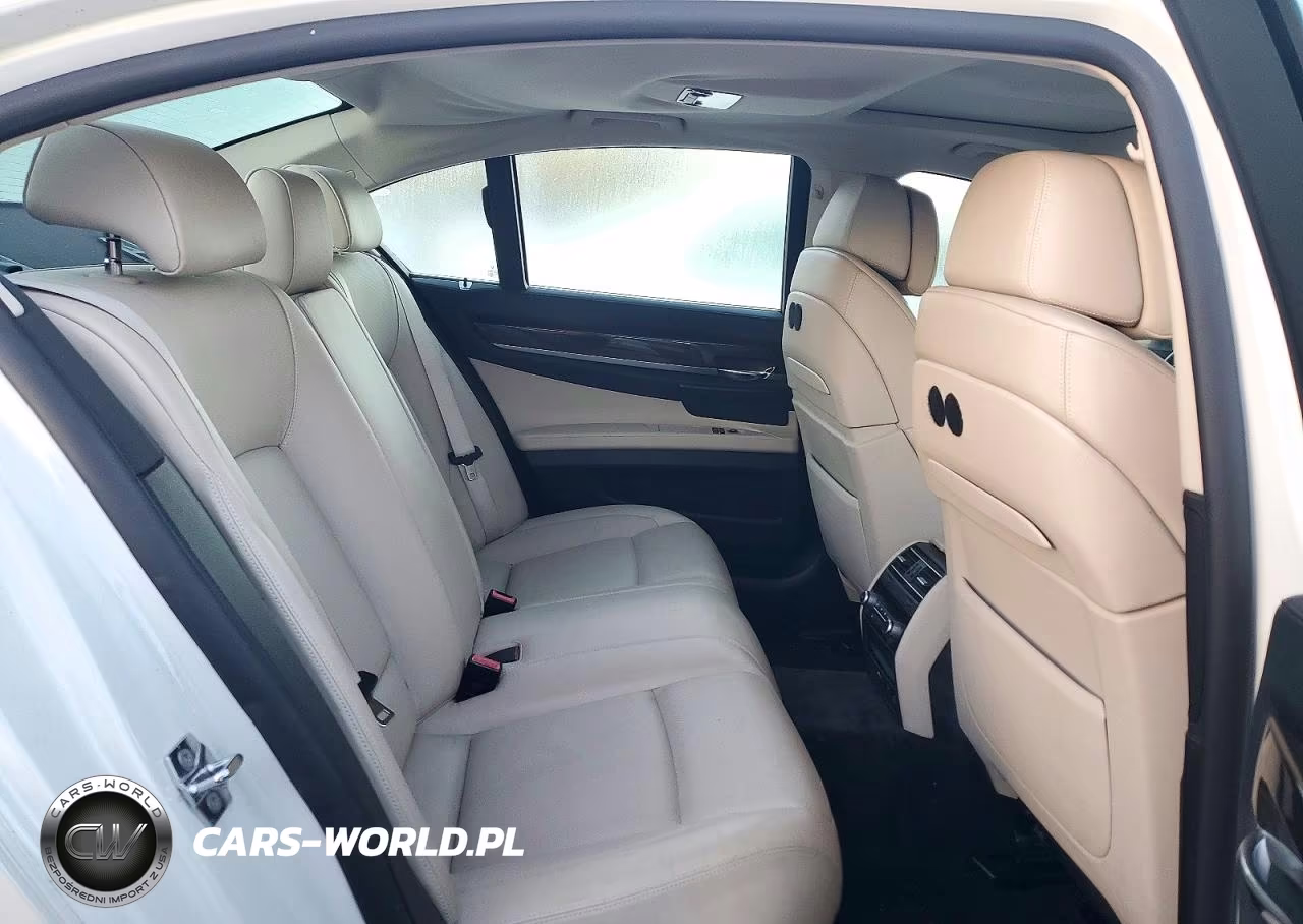 2009 BMW 750 I VIN:WBAKA835X9CY34054 - 10