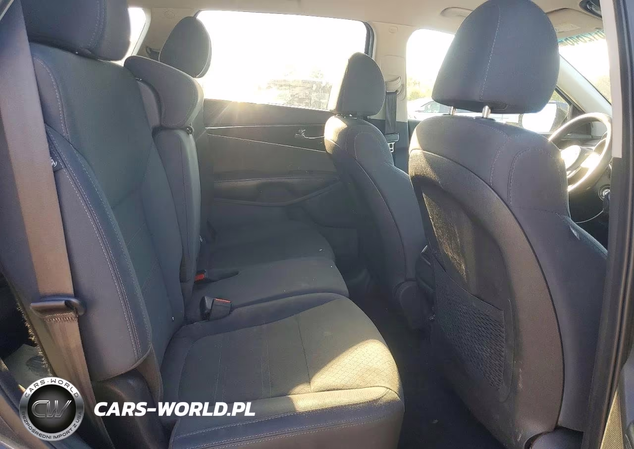 2020 Kia Sorento S VIN:5XYPG4A51LG629485 - 11