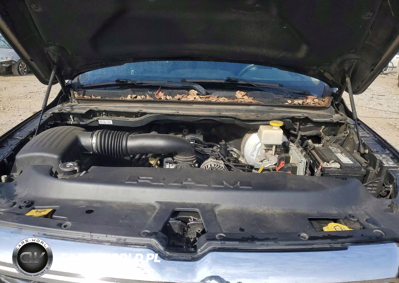 2019 Ram 1500 Laramie VIN:1C6SRFJT7KN642738 - 11