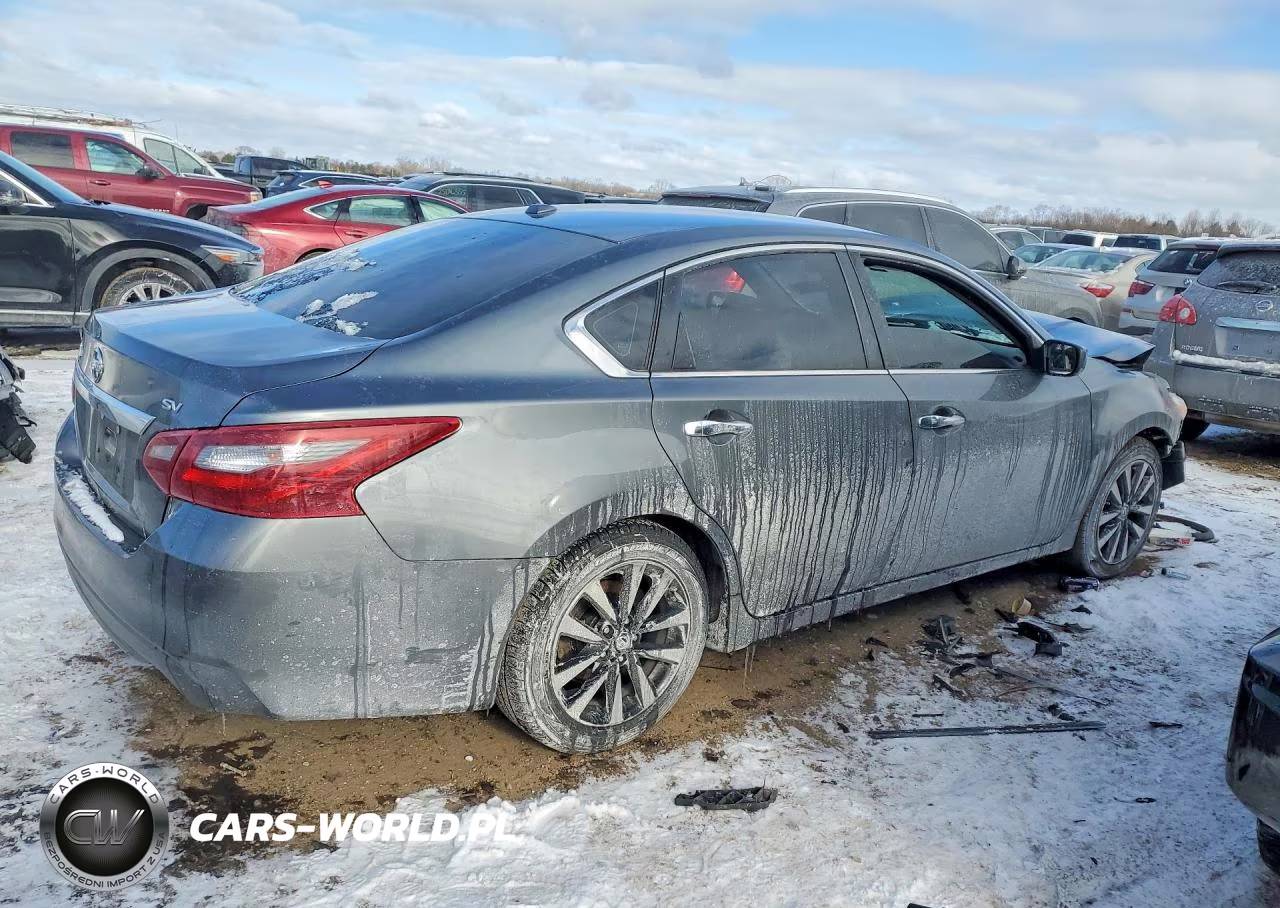 2018 Nissan Altima 2.5 VIN:1N4AL3AP3JC250136 - 3