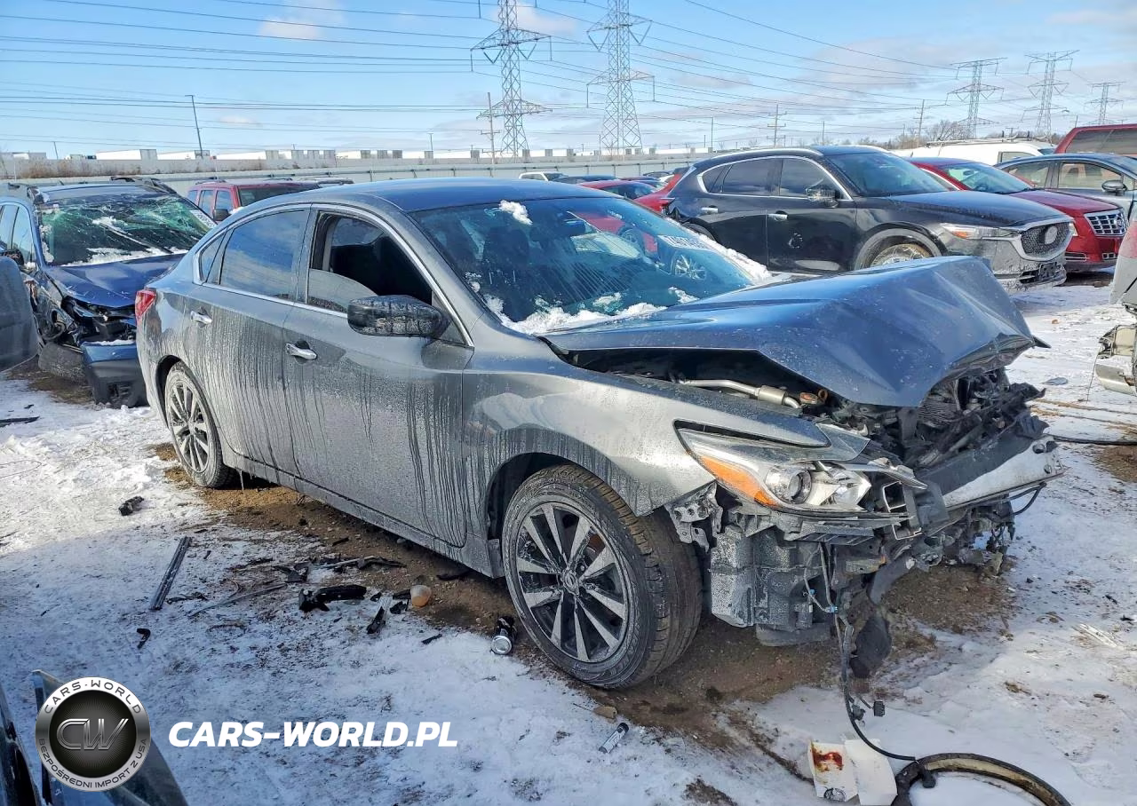 2018 Nissan Altima 2.5 VIN:1N4AL3AP3JC250136 - 4
