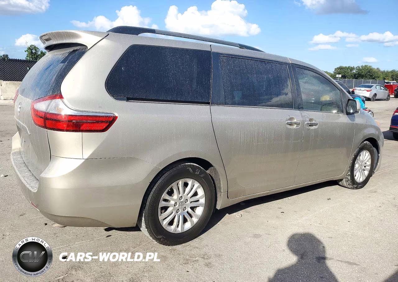 2016 Toyota Sienna Xle 8-Passenger VIN:5TDYK3DC6GS709221 - 3