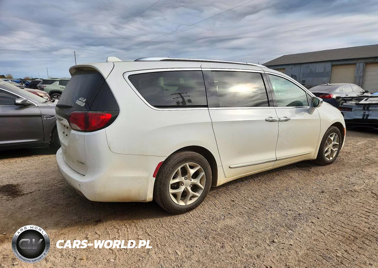 2019 Chrysler Pacifica Limited VIN:2C4RC1GG7KR639802 - 3