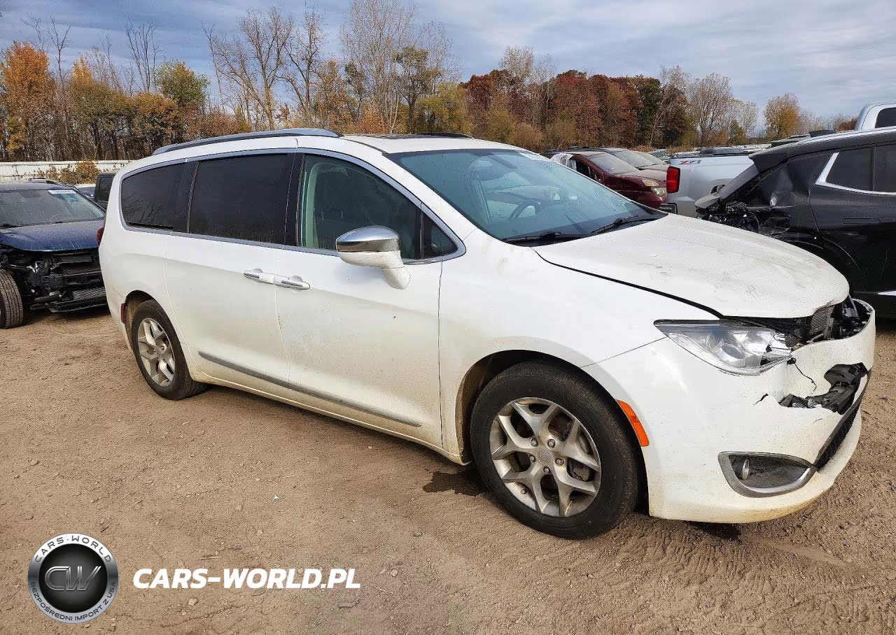 2019 Chrysler Pacifica Limited VIN:2C4RC1GG7KR639802 - 4