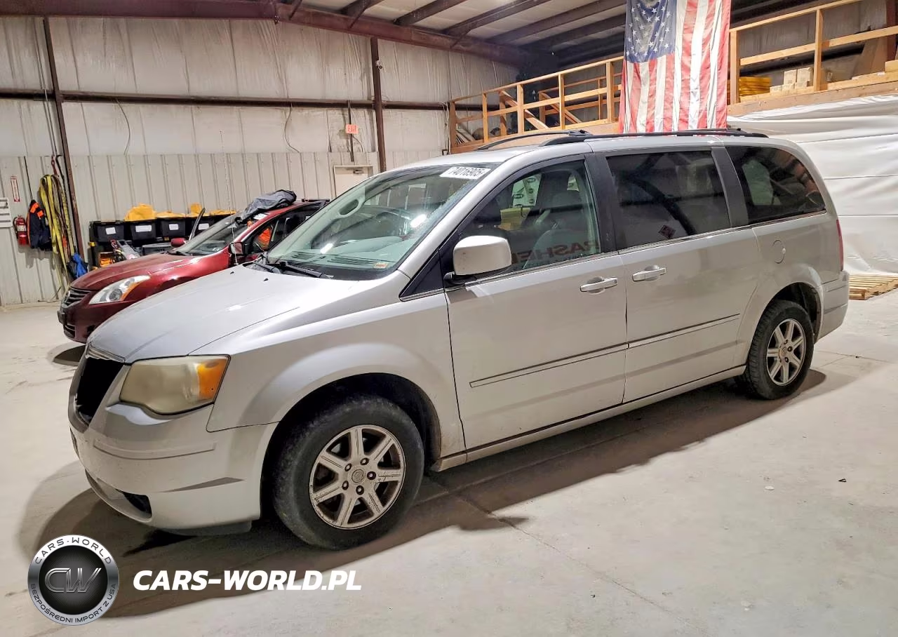 2010 Chrysler Town & Country Touring