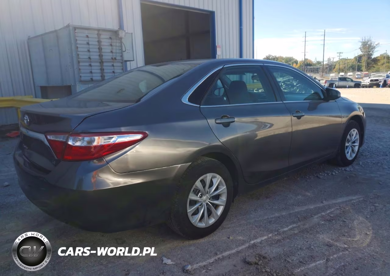 2015 Toyota Camry VIN:4T1BF1FK8FU947953 - 3