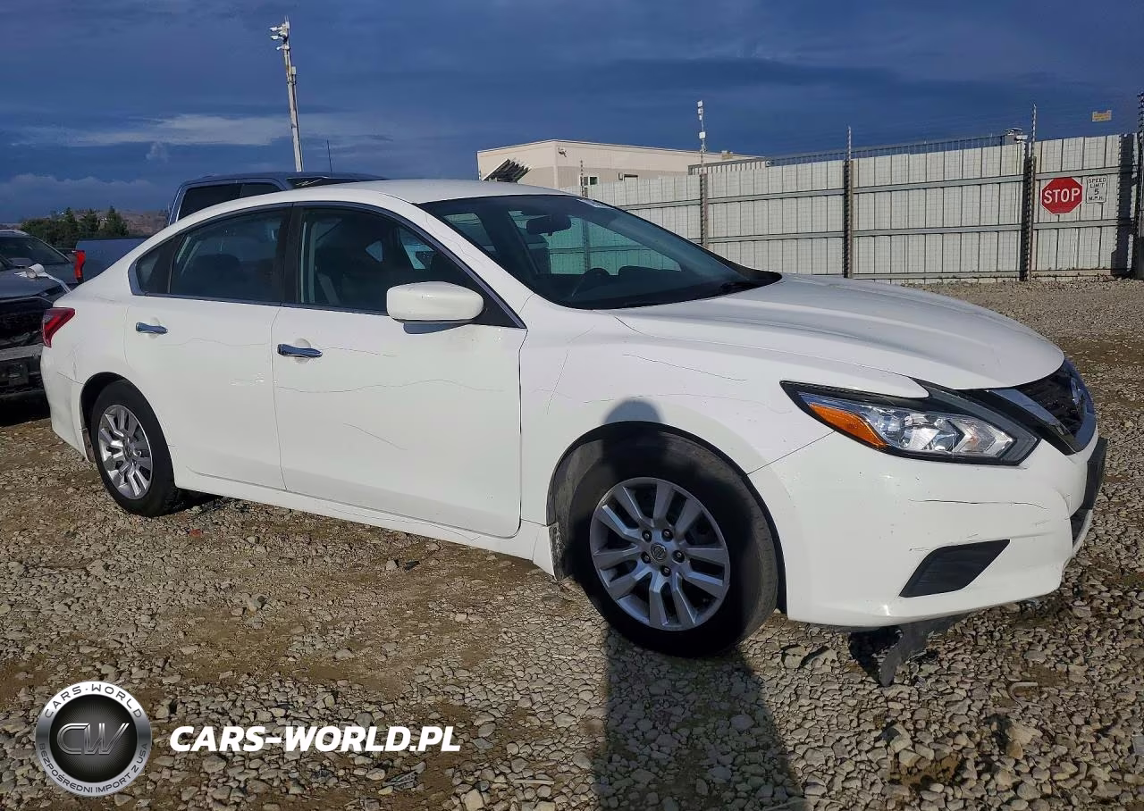 2017 Nissan Altima 2.5 S VIN:1N4AL3AP0HN311022 - 4