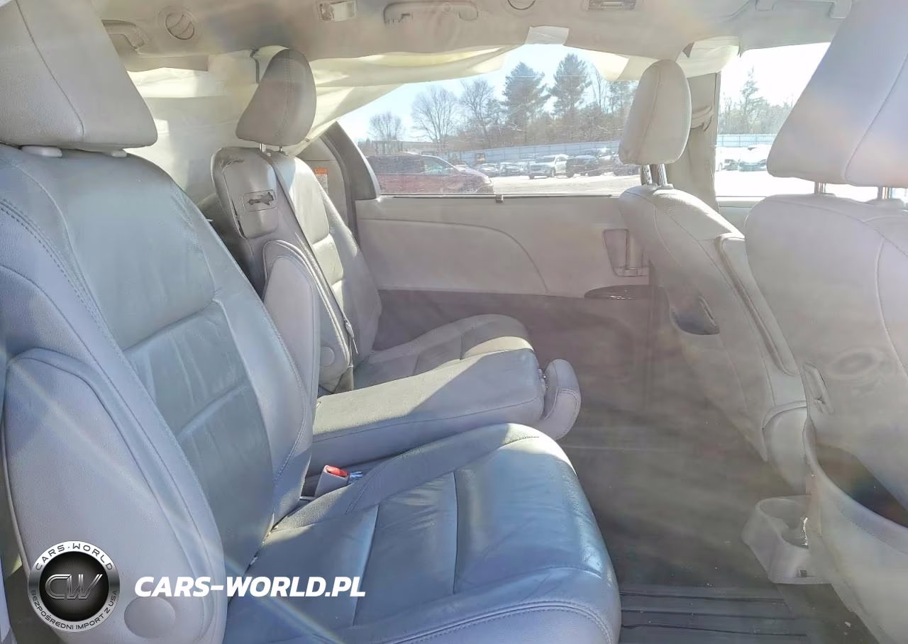2017 Toyota Sienna VIN:5TDYZ3DC8HS878461 - 11
