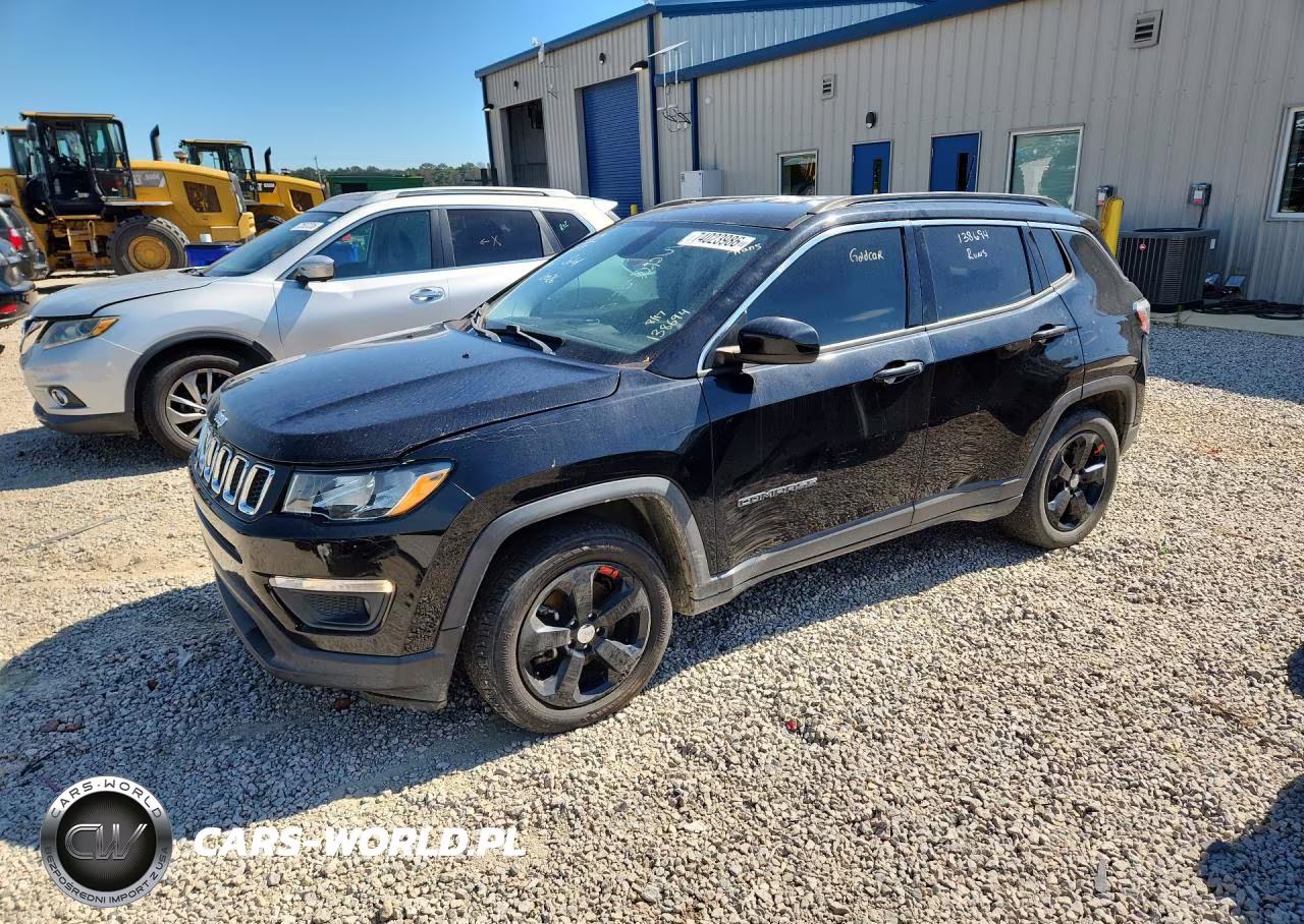 2018 Jeep Compass Latitude VIN:3C4NJCBB2JT425064 - 1